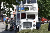 Częstochowa: Autobus "londyńczyk" wjechał w latarnię. Niesprawne hamulce? ZDJĘCIA