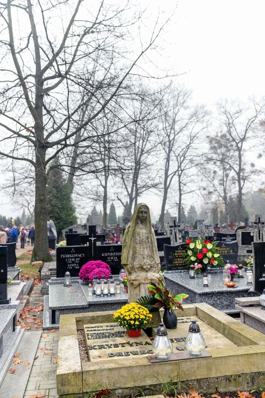 Kwesta na Cmentarzu Farnym w Białymstoku....