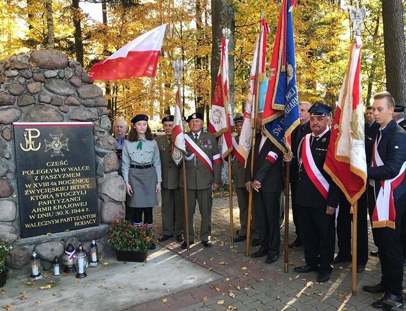 Pamiętali o 74. rocznicy bitwy pod Chotowem. Trzy osoby odznaczono medalem Pro Patria