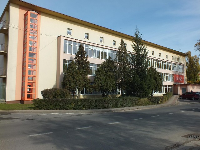 Wielka Przychodnia Przyzakładowa Fabryki Samochodów Ciężarowych w Starachowicach została sprywatyzowana.