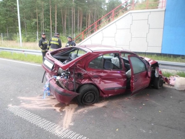 Wypadek w okolicy Miękowa. Kierowca auta był pijany.