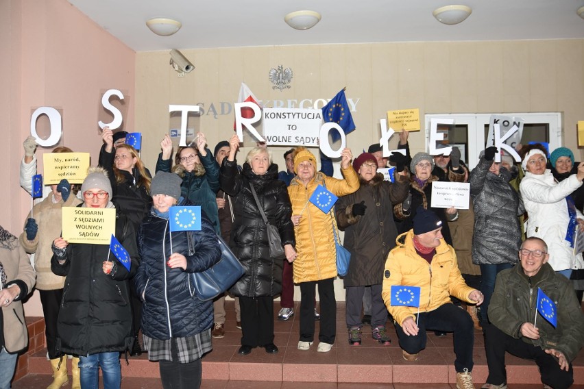 Protest przed ostrołęckim sądem, 19.12.2019