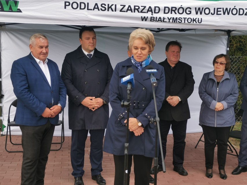 Mieszkańcy Mścichy zyskali nową drogę. To przedostatni etap prac modernizacyjnych drogi wojewódzkiej nr 668. Koszt to blisko 2,5 miliona zł