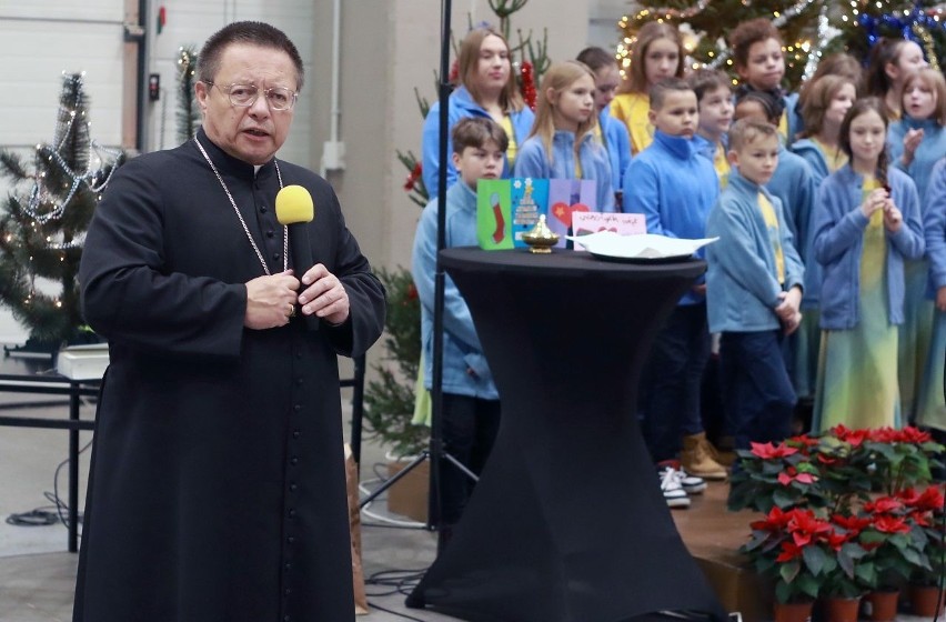 Arcybiskup Grzegorz Ryś na ubiegłorocznej Wigilii dla...
