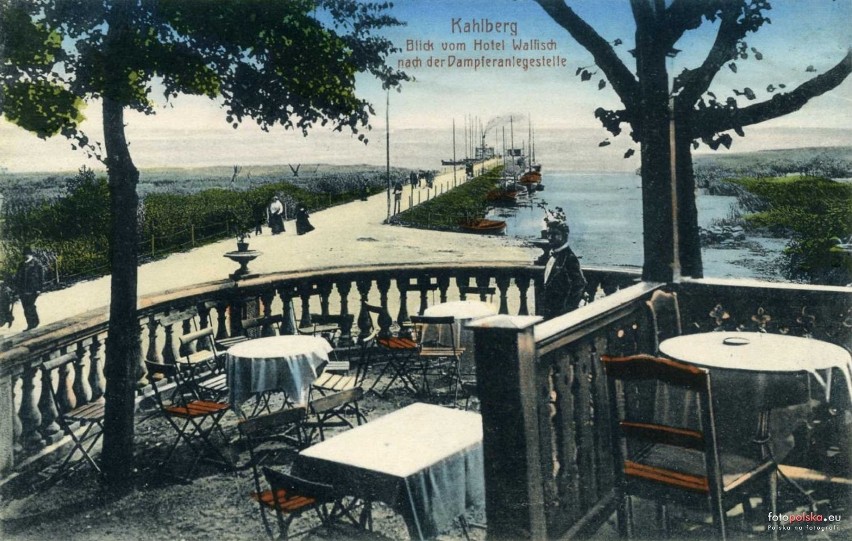 Widok na port z hotelowego tarasu w dawnym Kahlbergu