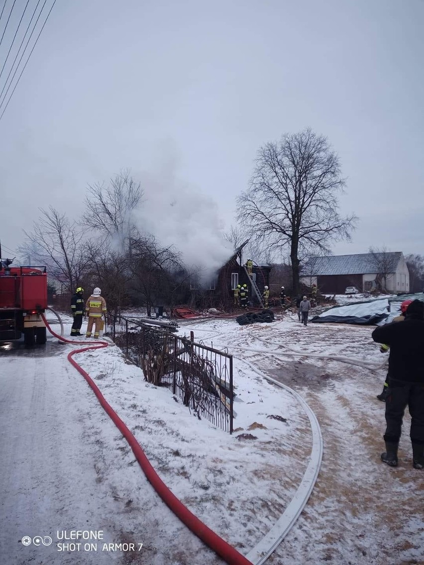 Pożar domu w miejscowości Zdrody Stare w gminie Poświętne