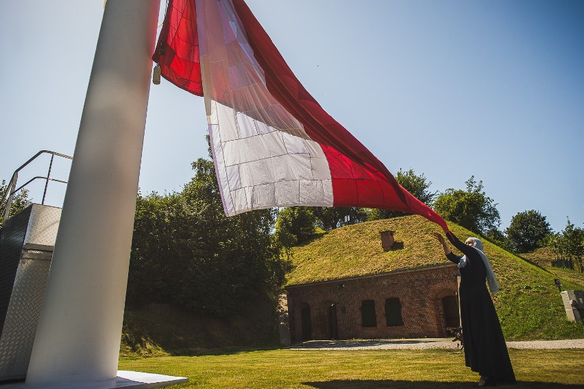 W niedzielę, 30 czerwca, na najwyższym maszcie w Gdańsku, na...