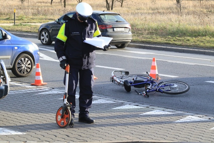 Wrocław: Wypadek rowerzysty. Jechał ścieżką rowerową