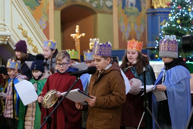 Kto lubi śpiewać, miał świetną okazję podczas Święta Trzech Kr&oacute;li w Parafii pw. Św. Apostoł&oacute;w Piotra i Pawła w Obrazowie.
