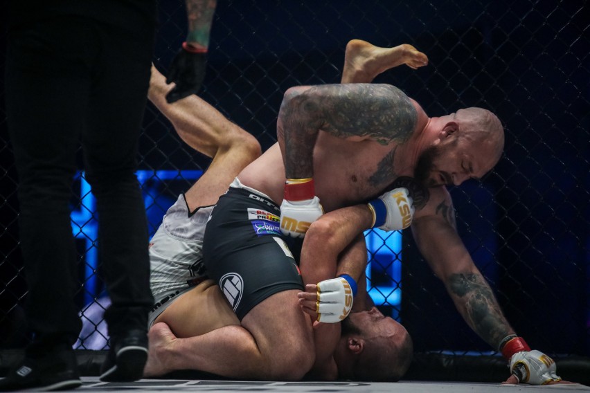 KSW 60: Tomasz Narkun zdominowany. Król jest tylko jeden. ZDJĘCIA