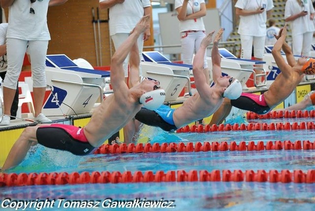 Drzonków  XX Ogólnopolska Olimpiada Młodzieży w Pływaniu. W środku Filip Kołodziejski z Kornera. Złoty medalista na 200m stylem grzbietowym.