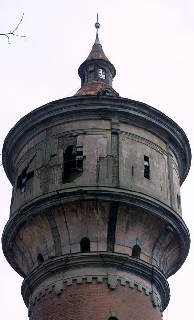 Zabytkowa wieża ciśnień w Drezdenku