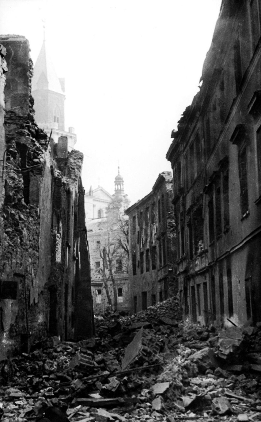 Lublin po bombardowaniach we wrześniu 1939 r....