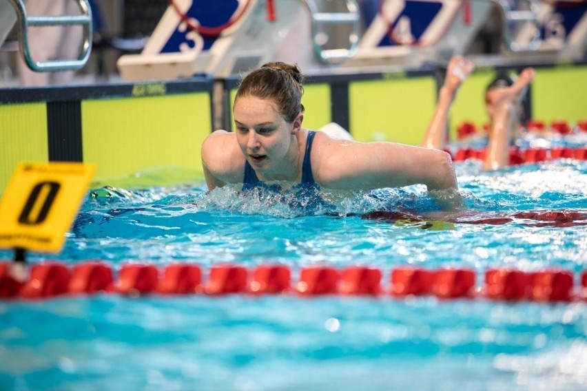 Laura Bernat rozpocznie w środę zmagania w pływackich mistrzostwach Europy na krótkim basenie