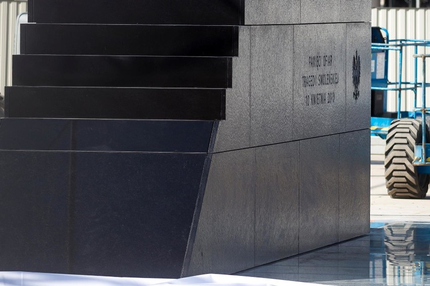 Tak wygląda Pomnik Ofiar Tragedii Smoleńskiej 2010 roku na...