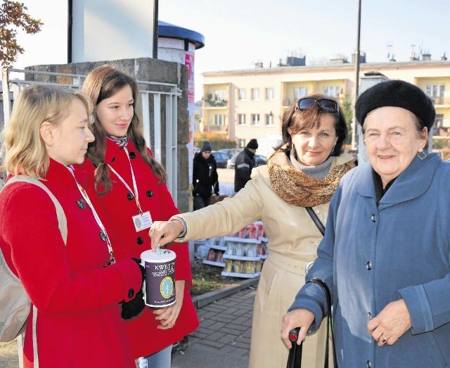 Elżbieta i Irena Wątor  co roku wspierają inicjatywę TPS-u