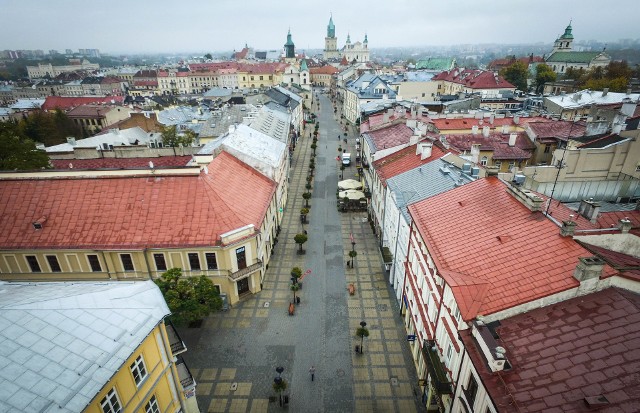 Przebudowa „starej” części deptaka ma się zakończyć do połowy maja 2018 roku 