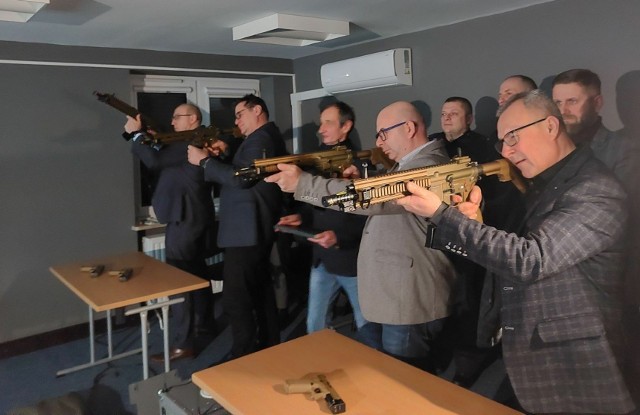 Otwarcie wirtualnej strzelnicy w Centrum Edukacyjnym w Wólce Milanowskiej.