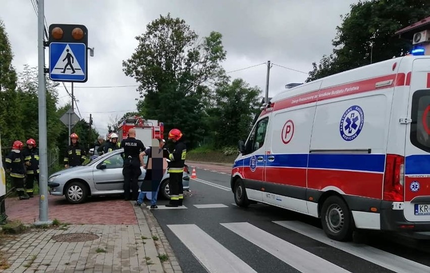 Wypadek w Przybysławicach. Cztery osoby ranne, w tym dwoje dzieci
