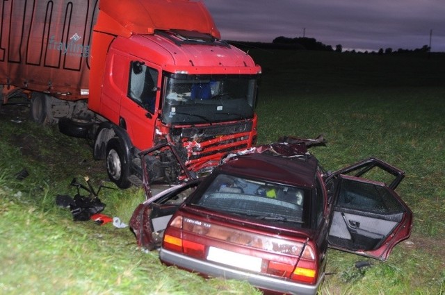 Kierowca scanii nie odniósł żadnych obrażeń. Augustowska prokuratura prawdopodobnie powoła biegłego z zakresu wypadków drogowych, by autorytatywnie stwierdził, z czyjej winy doszło do tragedii. Biegli będą też sprawdzali, czy ciężarówka była sprawna technicznie.