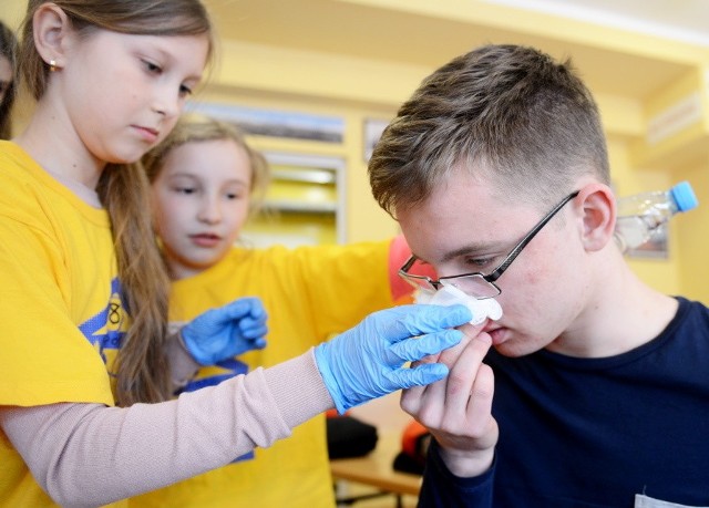 25 Rejonowe Mistrzostwa Pierwszej Pomocy rozgrywano w zielonogórskim Lotniku.