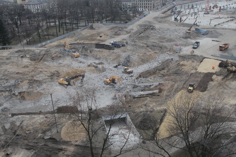 Budowa Łódź Fabryczna: Na Fabrycznej coraz głębiej [zdjęcia]