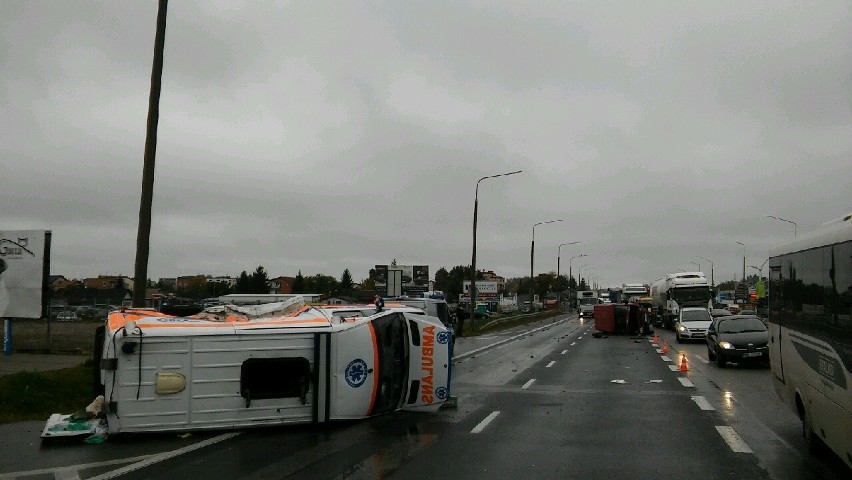 Radom. Wypadek na ulicy Warszawskiej. Kierowca mercedesa...