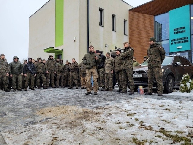 Wielkie wojskowe manewry w Widełkach w gminie Daleszyce. W warsztatach rozpoznawczych wzięło udział blisko 300 osób