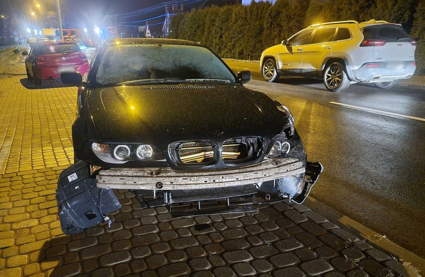 Na ul. Węgierskiej w Przemyślu kierujący BMW uderzył w toyotę. Policjanci zatrzymali młodemu mężczyźnie prawo jazdy [ZDJĘCIA]