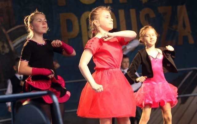 Wszyscy, bez względu na wiek, mogą wziąć udział w konkursie tanecznym i zaprezentować się potem na Rynku Staromiejskim w Toruniu