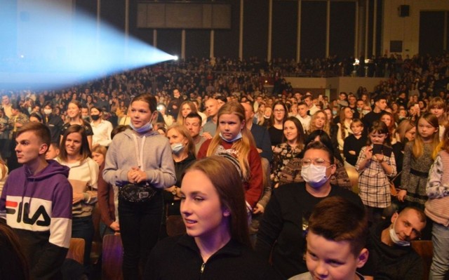 Koncert sanah w Ostrowcu Świętokrzyskim w ramach trasy „Kolońska i szlugi”