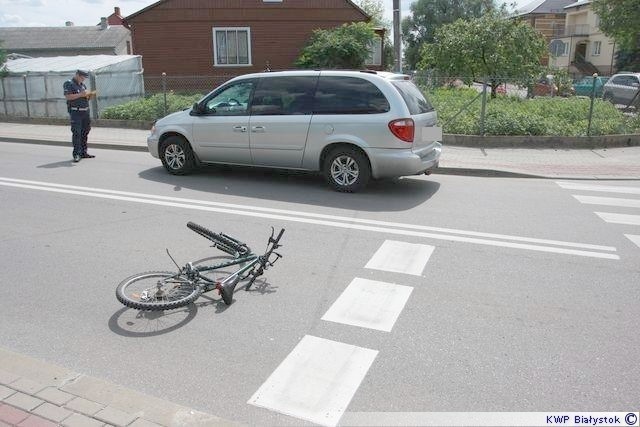 11-latka na rowerze zderzyła się z chryslerem [FOTO]