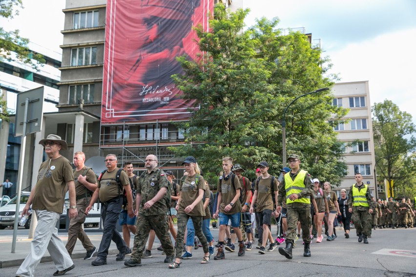 Kraków. Wymarsz Kadrówki, nowe odznaczenie państwowe i...