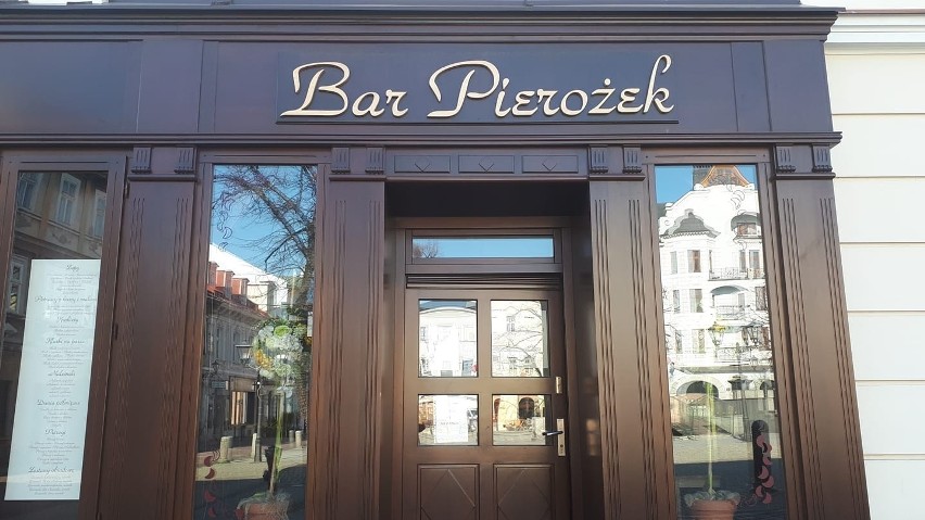 Kultowy bar Pierożek w Bielsku-Białej uratowany przed zamknięciem. Działa już prawie pół wieku