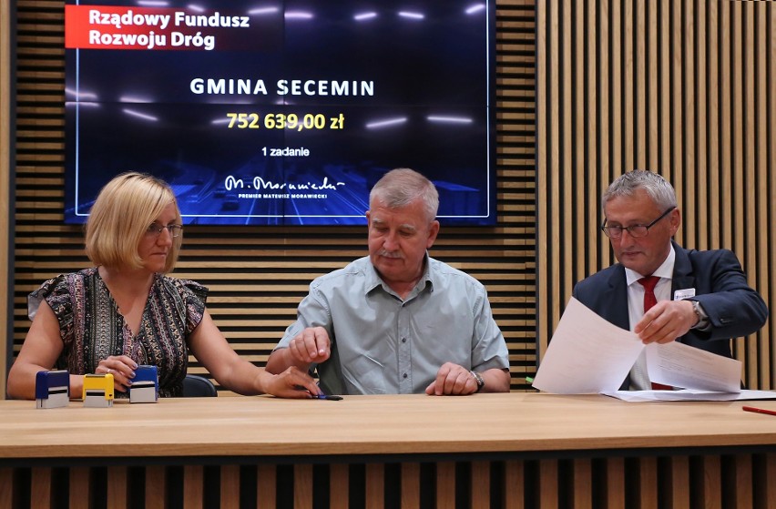 Umowę podpisał wójt gminy Secemin Tadeusz Piekarski.