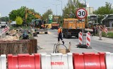 Zamknięta jezdnia alei Solidarności w Kielcach, na drodze krajowej numer 73. Zobacz, jak wygląda sytuacja na zdjęciach   