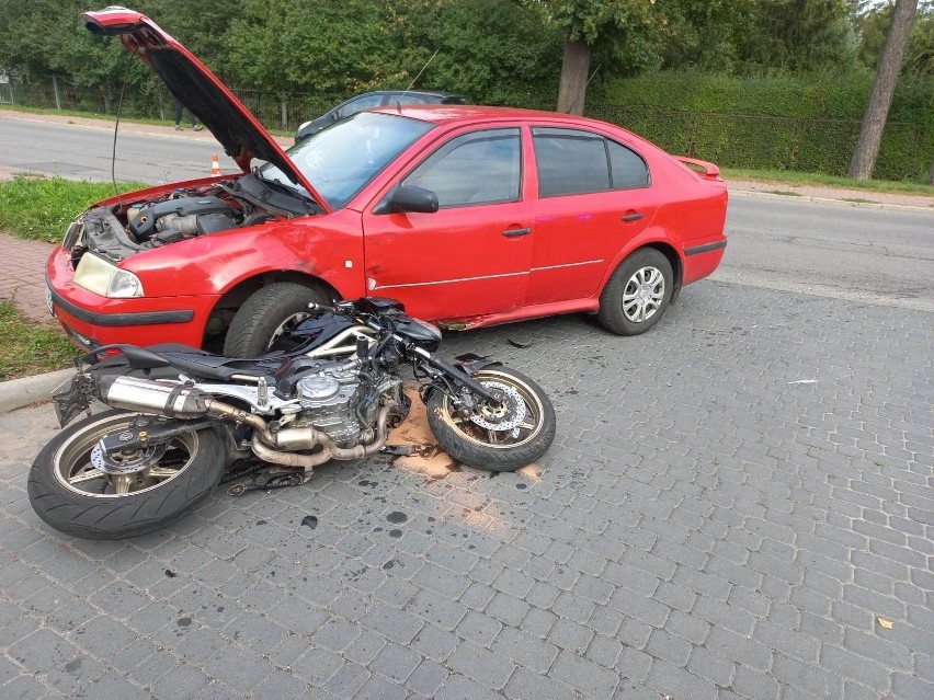 Wypadek w Skarżysku Kościelnym. Motocyklista zderzył się z autem osobowym
