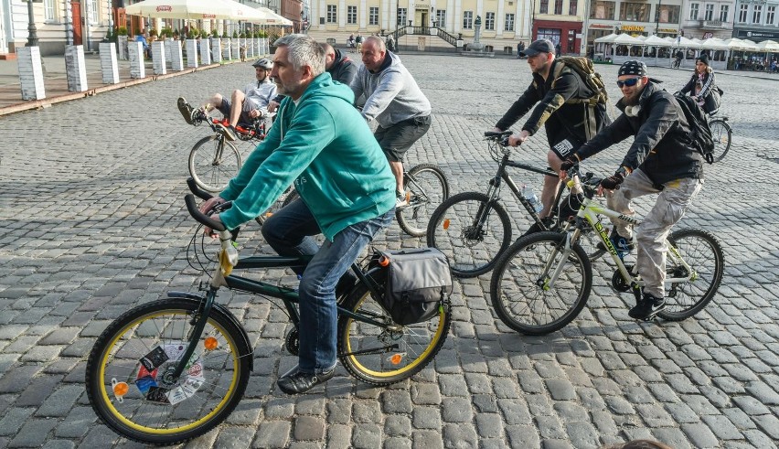 Kwietniowym przejazdem Bydgoska Masa Krytyczna włącza się w...