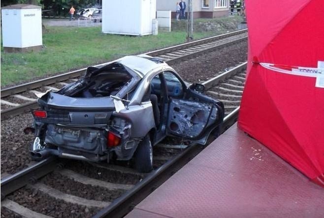 W wypadku na przejeździe kolejowym w Żakowicach zginęło...