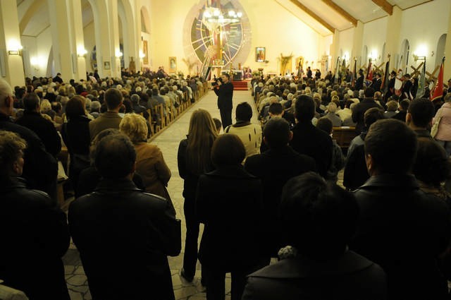 Msza św. zgromadziła tłumy mieszkańców Mogilna