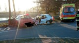 Poważny wypadek w Wilkowie Polskim. Zderzyły się dwa samochody. Jedna osoba trafiła do szpitala