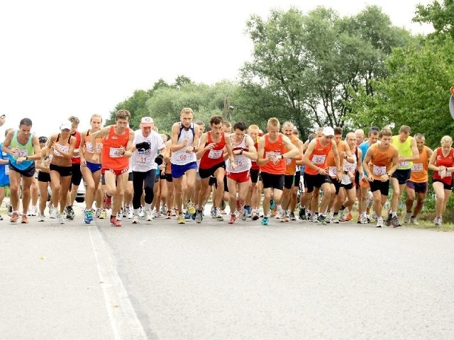 W biegu głównym na 10 km wystartowało prawie 80 zawodników z Polski i Ukrainy. 