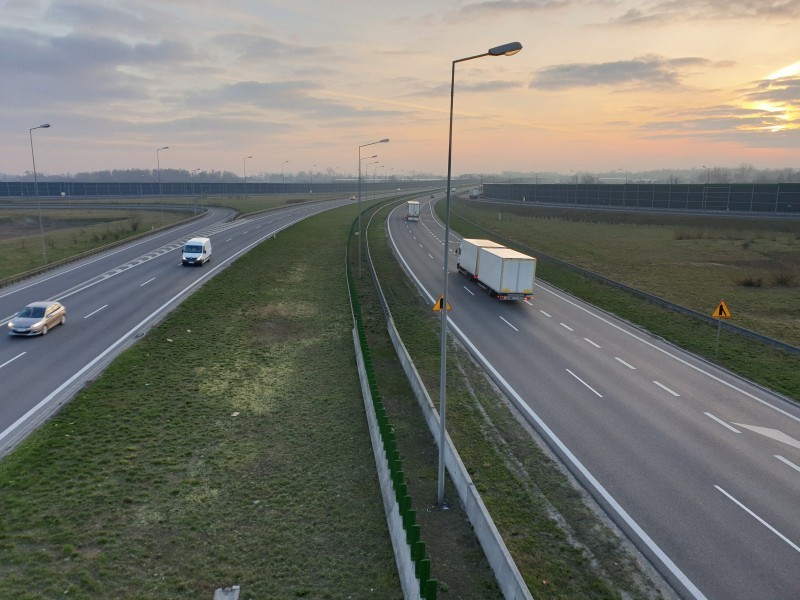 Coraz bardziej przeciążona ruchem autostrada A2 między...