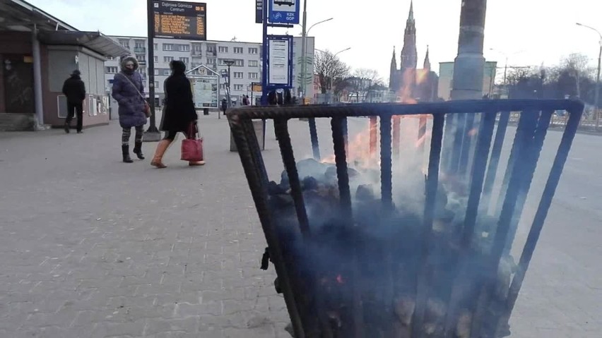 Z pomocą aktywistów z Zagłębiowskiego Alarmu Smogowego...