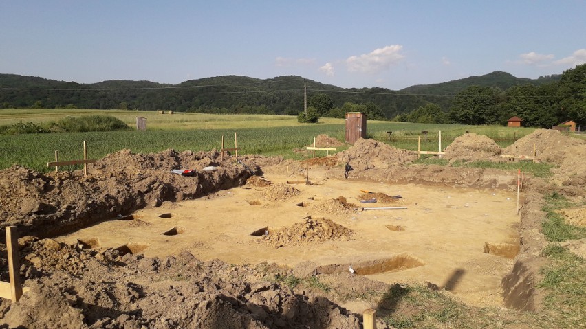 Archeolodzy odkryli w Trepczy pod Sanokiem ślady osady z czasów rzymskich [ZDJĘCIA]