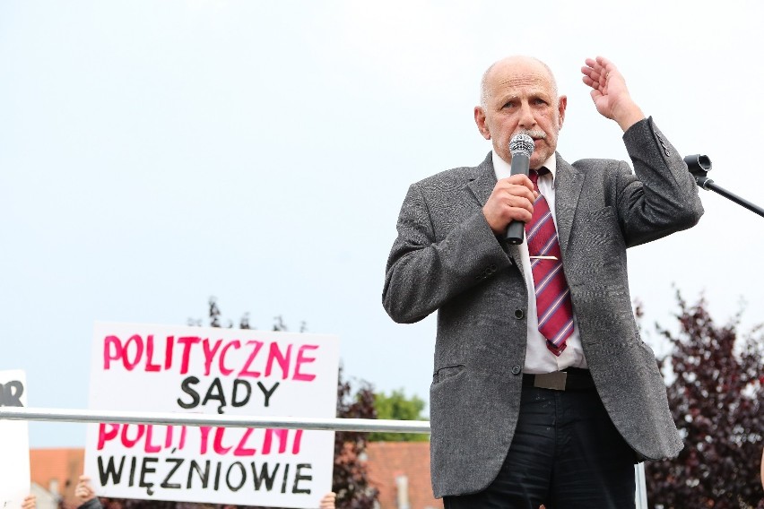 Protest na Placu Solidarności przeciwko reformie sądów. Przyszedł tłum [zdjęcia, wideo] 