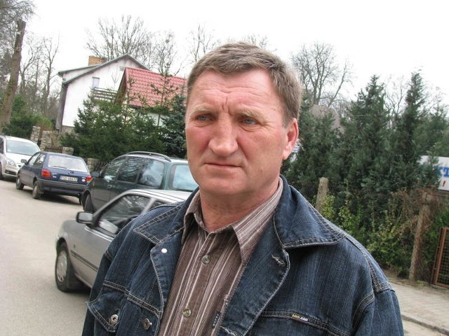 Sołtys Ługów Zygmunt Małoszczyk mówi, że największą zasługą dobiegniewskiej rady jest kapitalny remont drogi w jego wsi.
