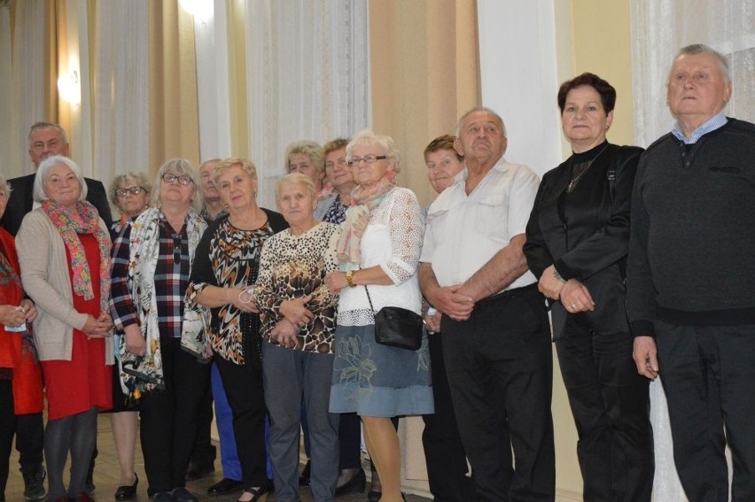 Powiatowy Dzień Seniora w Skarżysku. Wystąpiły Perły z Lamusa i SkarDance Academy (ZDJĘCIA)