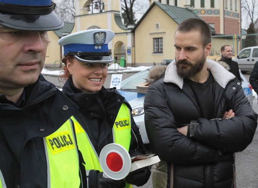 Prewencyjna akcja radomskiej policji z udziałem aktora grającego rolę w nowej odsłonie „Pitbulla”  