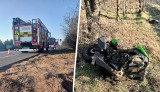 Poważny wypadek z udziałem auta osobowego i motocyklisty w Brzozie pod Bydgoszczą